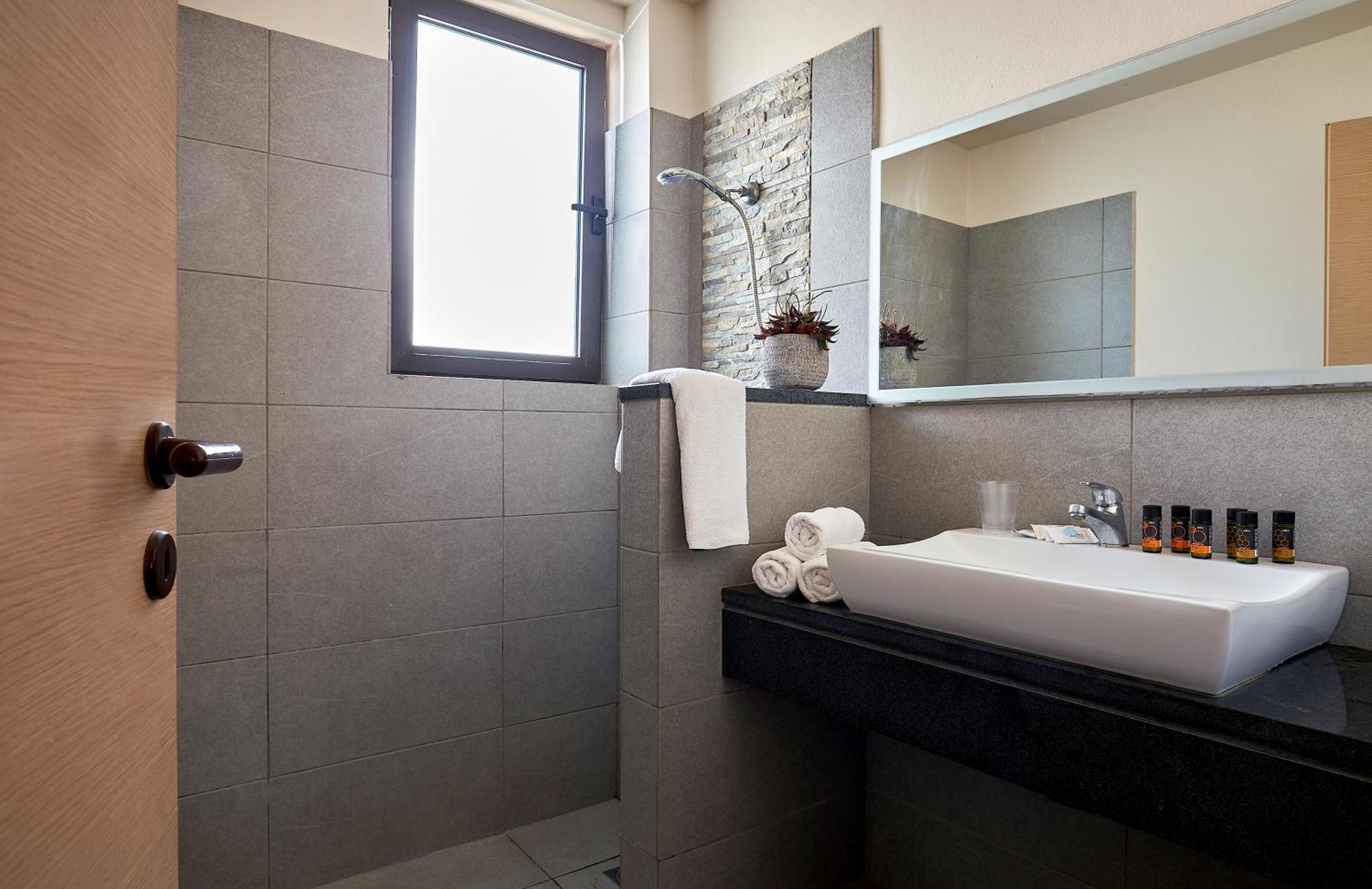 Creteco Hotel & Suites Gournes Gouvon Luaran gambar