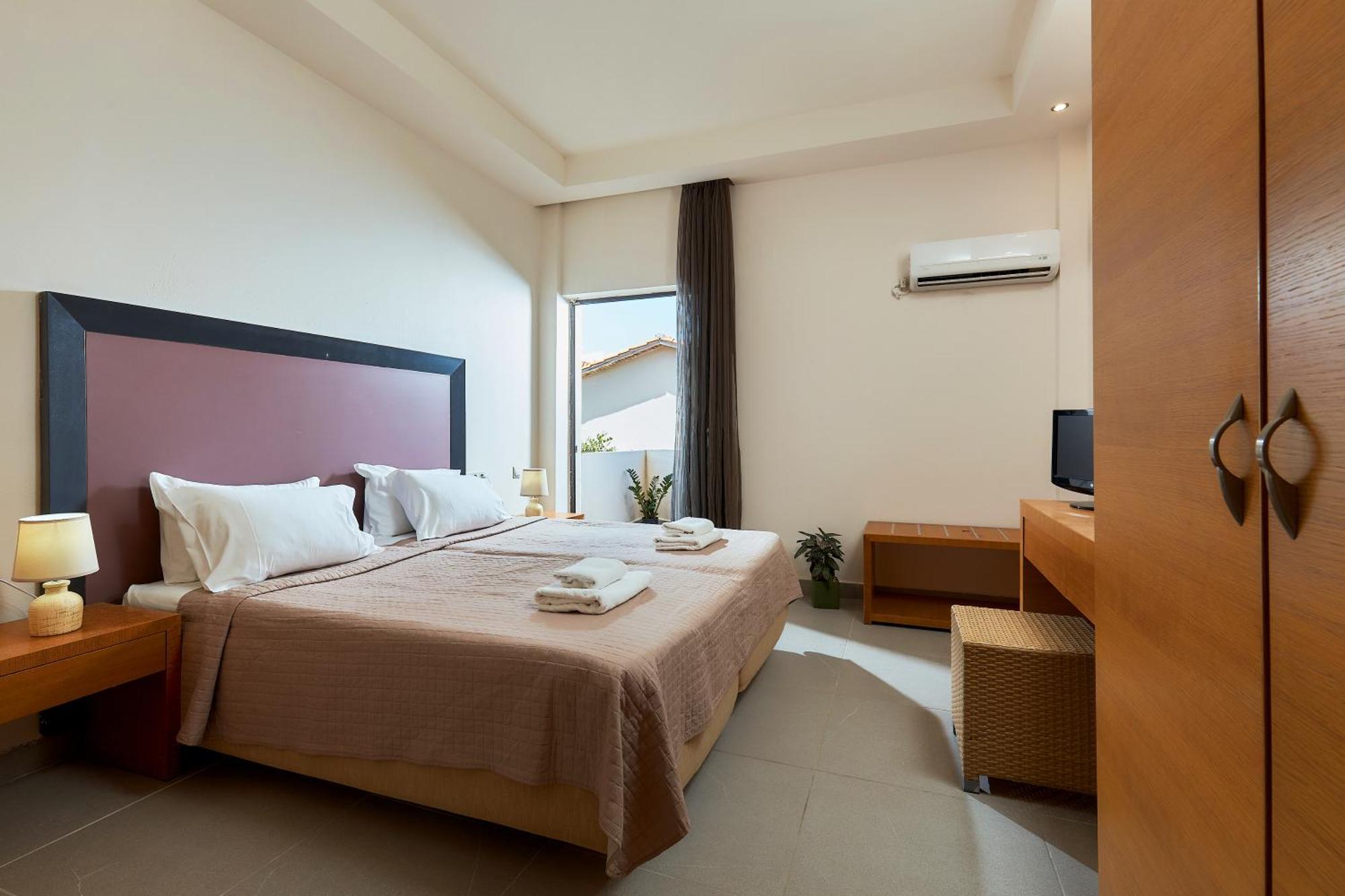 Creteco Hotel & Suites Gournes Gouvon Luaran gambar