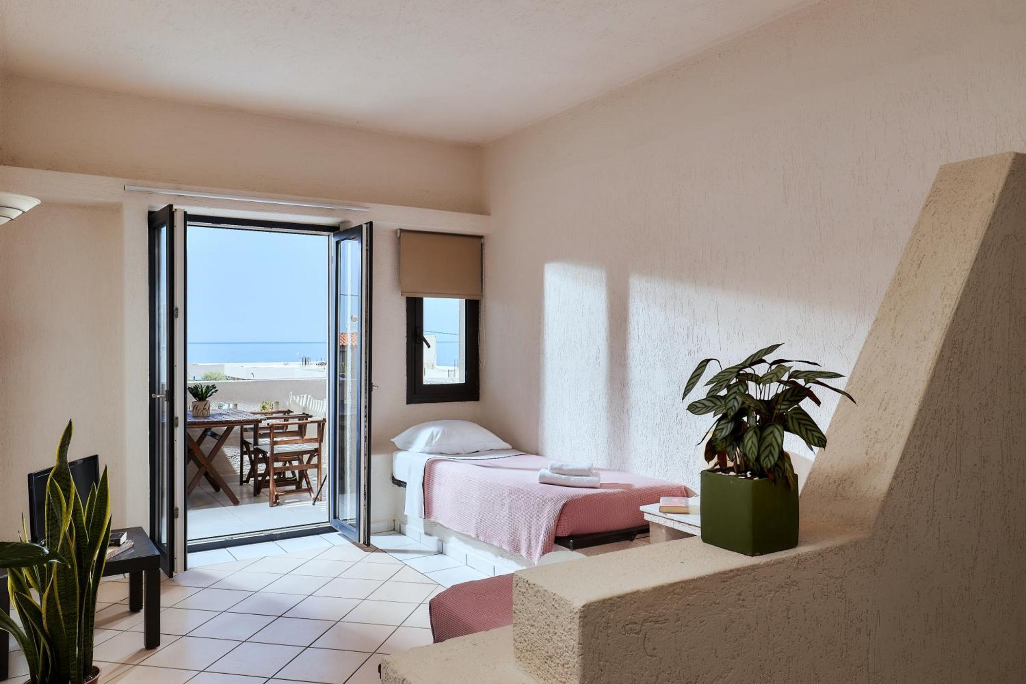 Creteco Hotel & Suites Gournes Gouvon Luaran gambar