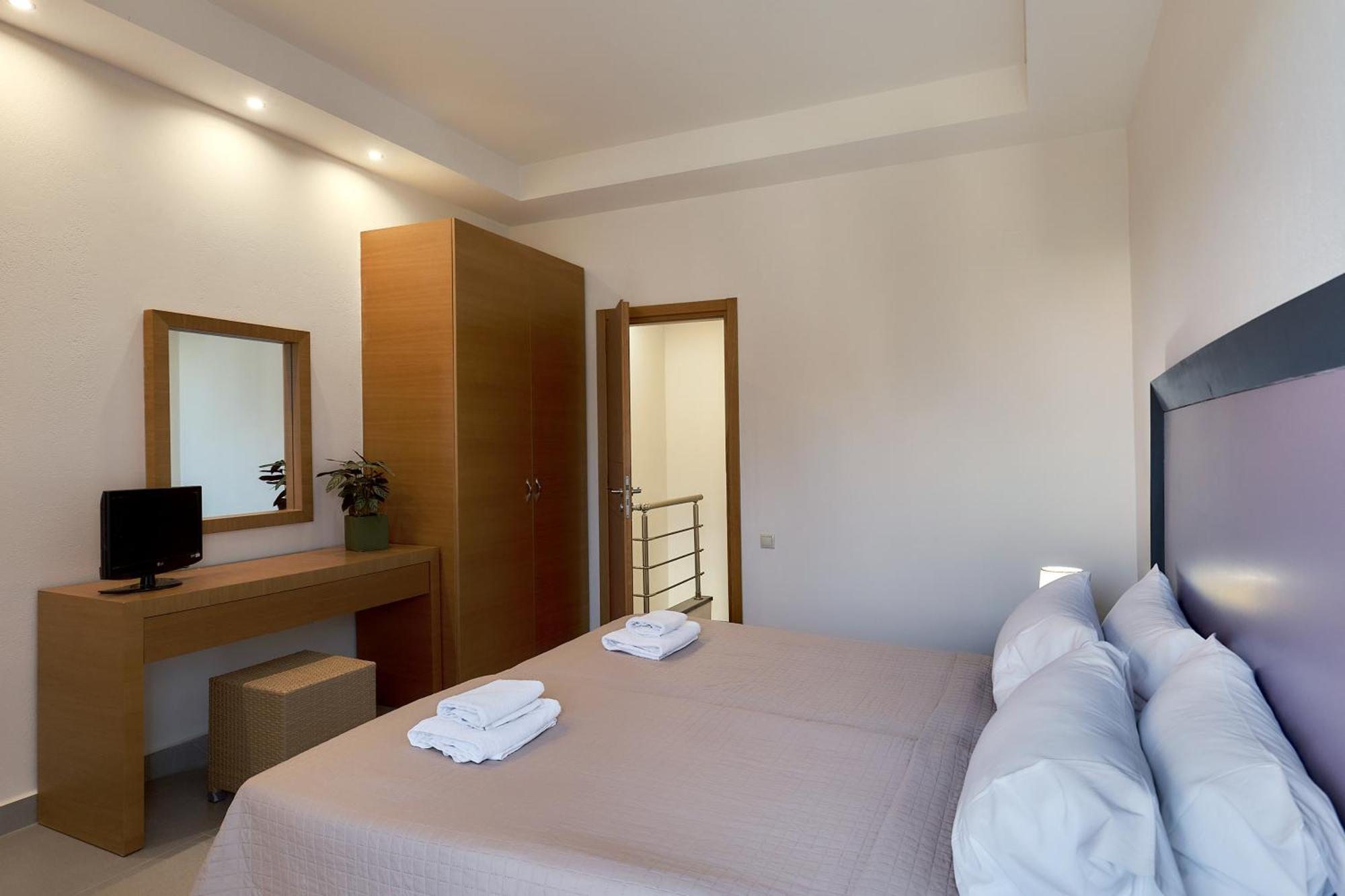Creteco Hotel & Suites Gournes Gouvon Luaran gambar
