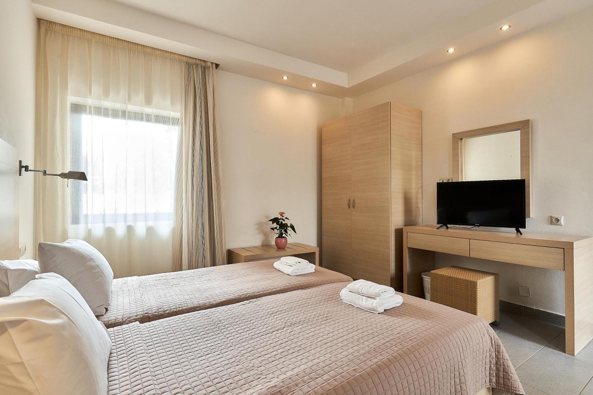 Creteco Hotel & Suites Gournes Gouvon Luaran gambar
